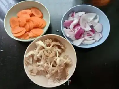 Make The onions are making carrots step 0