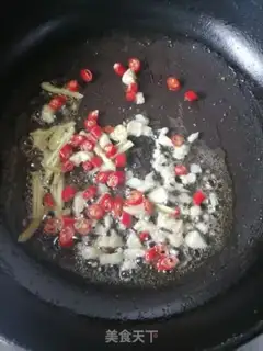 Make Garlic fried pigs step 1