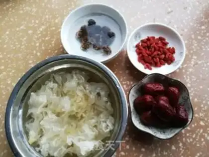 Make The silver spoon of the red date step 0