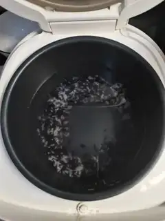 Make Black rice congee step 1