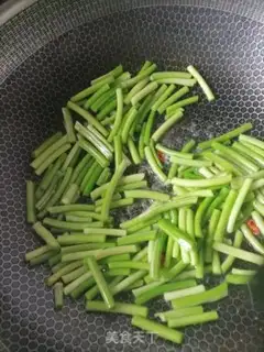 Make Garlic fried pigs step 6