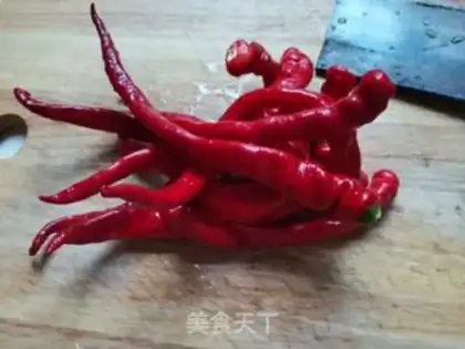 Make Meatloaf and red pepper step 0