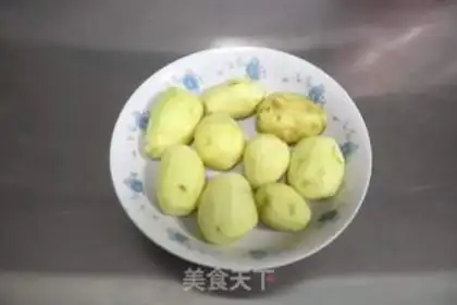 Make Five flowers for the potatoes step 6