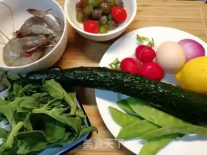 Make Light-food vegetable and fruit shrimp salad step 0