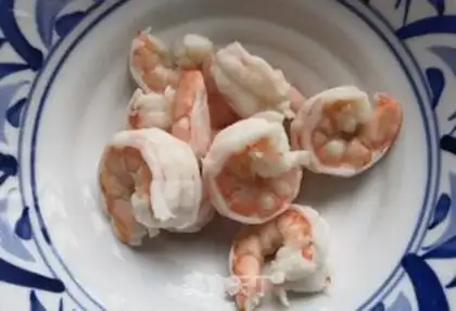 Make Cucumber shrimp and quinoa step 4