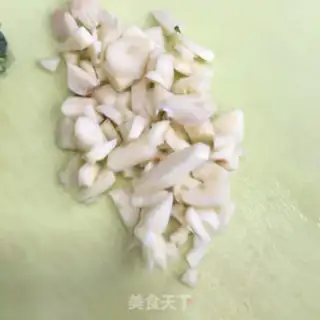Make Scrambled with garlic step 1