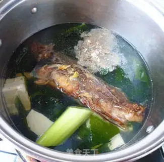 Make Seafood and fish soup step 4