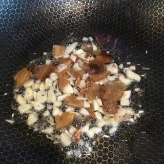 Make Scrambled with garlic step 3