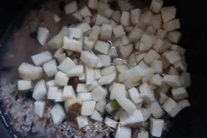 Make Fungus and food step 2
