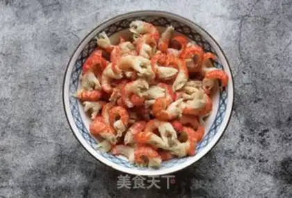 Make Garlic lobster cover noodle step 4