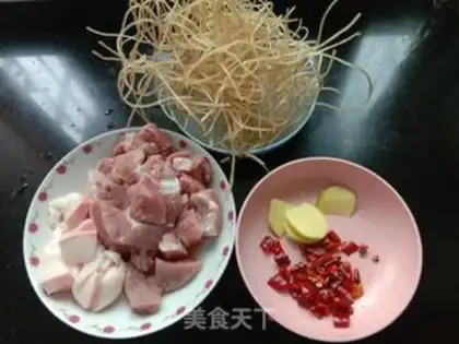Make A casserole of pork stew step 0