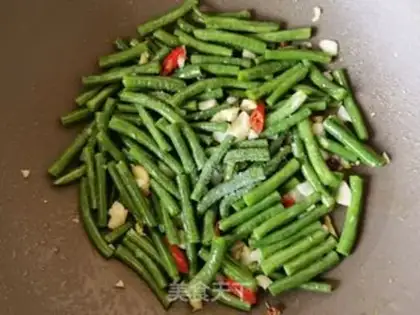 Make Olive oil, fried beans step 5