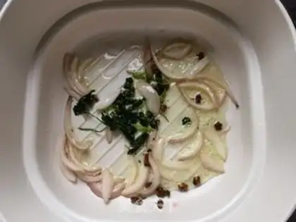 Make Garlic lobster cover noodle step 7