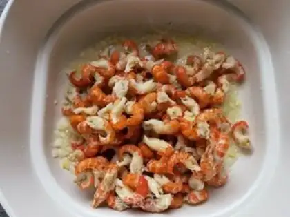 Make Garlic lobster cover noodle step 11