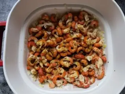Make Garlic lobster cover noodle step 13