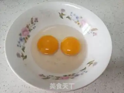 Make Scrambled duck eggs step 1