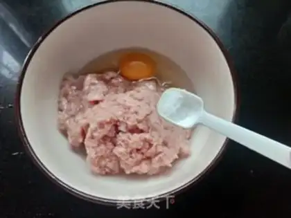 Make Onion meatballs step 1