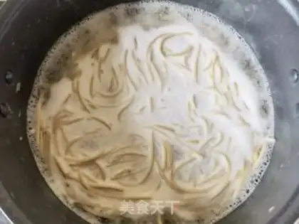 Make Garlic lobster cover noodle step 18