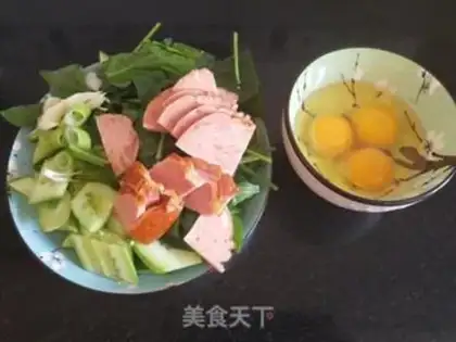 Make cucumber spinach fried eggs step 0