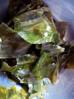 Make Seaweed tofu soup step 1