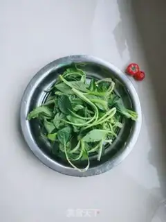 Make Chicken soup and red fries step 2