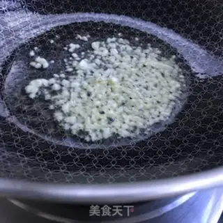 Make Garlic oil and acne step 4