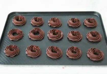Make Chocolate ring cookies step 9
