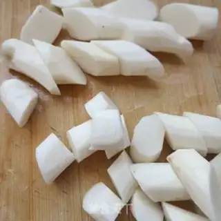 Make Garlic pasta step 1