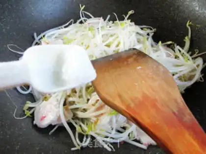 Make Shrimp salad step 1