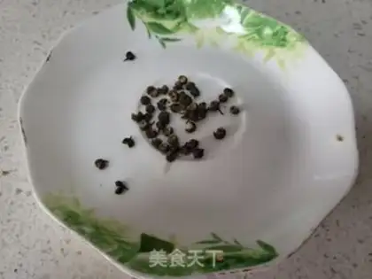 Make Scrambling fish step 1