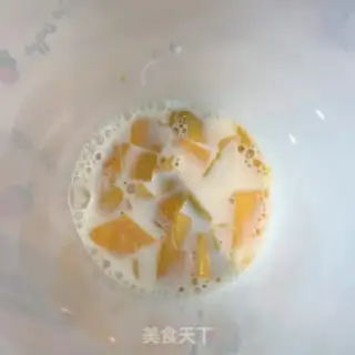 Make Mango milkshake step 2