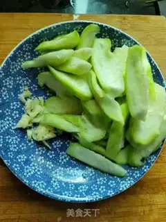 Make Skinny pork, liver and melon soup step 1