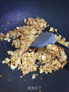 Make Fishball fried rice step 5