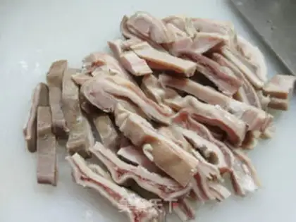 Make Quail egg pig belly chicken soup step 1