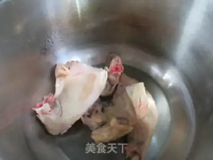 Make Quail egg pig belly chicken soup step 2