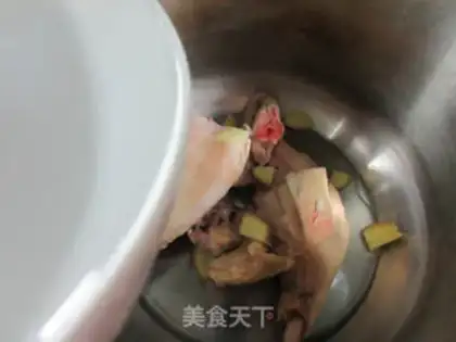 Make Quail egg pig belly chicken soup step 3