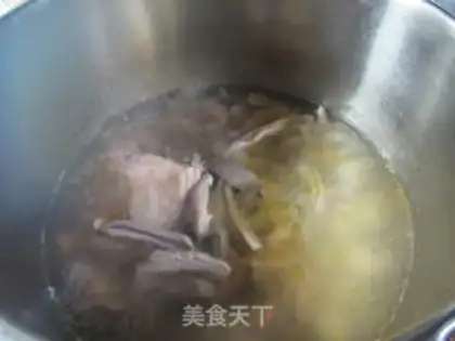 Make Quail egg pig belly chicken soup step 7