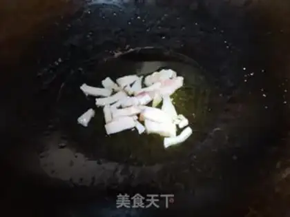 Make Four seasons of bean fried meat step 3