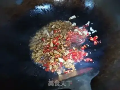 Make Four seasons of bean fried meat step 5