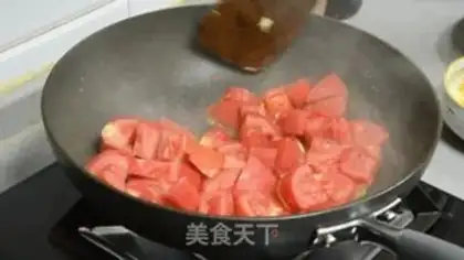 Make Tomato fried eggs step 4