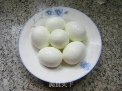 Make Curry fried eggs step 1