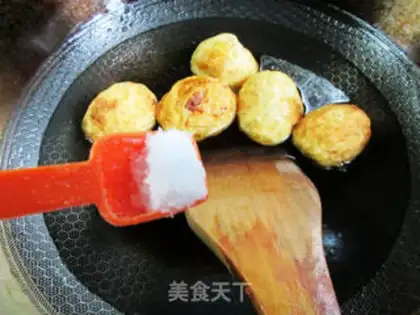 Make Curry fried eggs step 5