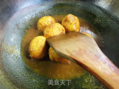 Make Curry fried eggs step 9