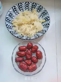 Make The silver spoon of red dates step 1