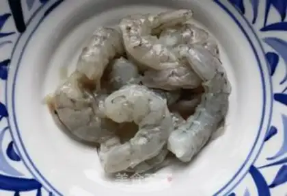 Make cucumber shrimp step 0