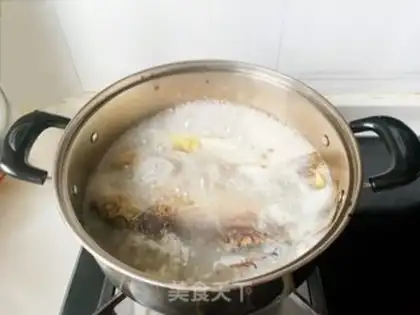 Make Ginger-snack fish soup step 3