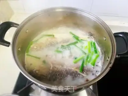 Make Ginger-snack fish soup step 4