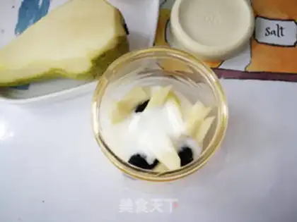 Make Fruit shakes step 1