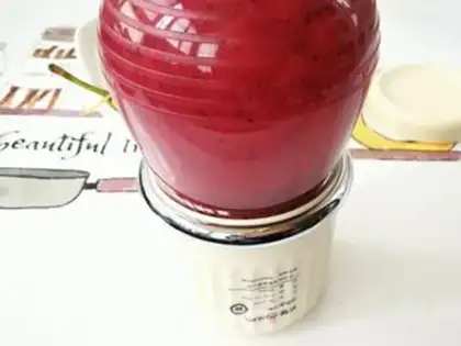 Make Fruit shakes step 2
