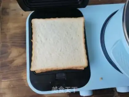 Make Salted egg rice sandwich step 8